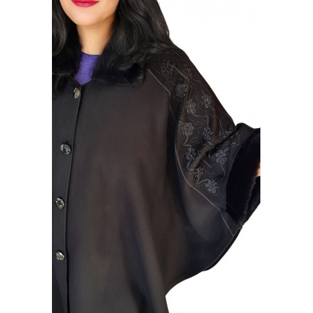 Jacheta stil Poncho elegant, dama, model 1, din stofa, guler cu blanita si broderie crosetata , marime mare, culoare negru Ac...